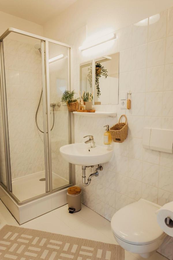 Oase Mitten In Apartment *